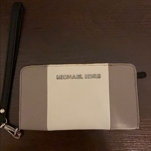 Michael Kors wristlet